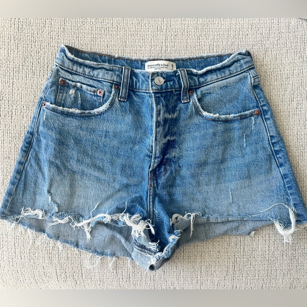 Abercrombie & Fitch 90's Relaxed High Rise Cutoff Short Size 28/6 - Curve Love